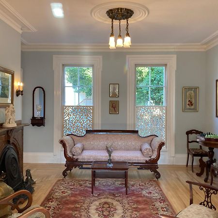 مبيت وإفطار The Red House فريدريكتون المظهر الخارجي الصورة